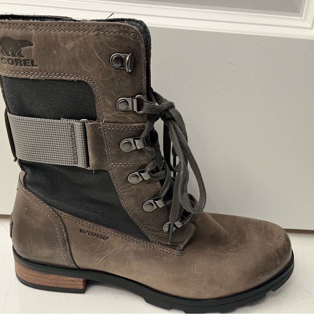 Waterproof leather Sorel boots